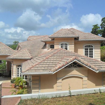 Idilio Escape Apartment Ocho Rios Exterior photo