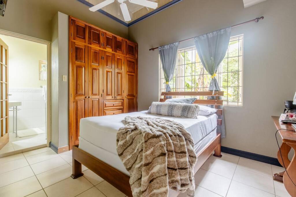 Idilio Escape Apartment Ocho Rios Exterior photo